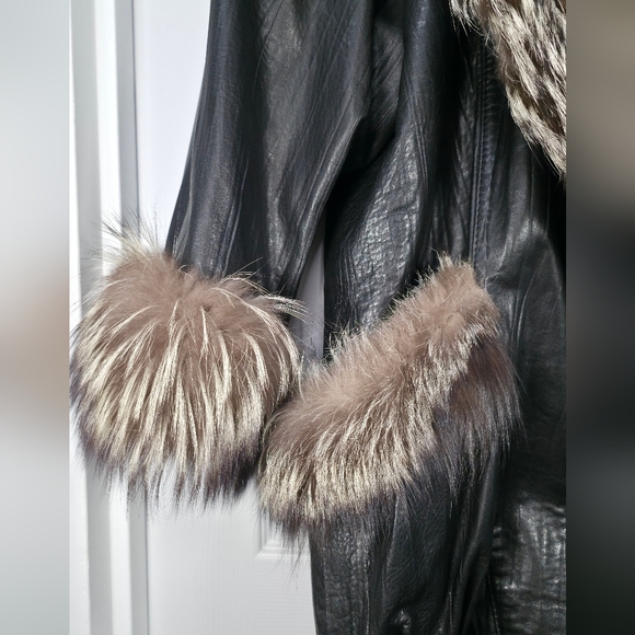 Vintage Black Leather Coat Silver Fox Fur Collar & Cuffs L-XL Mob Wife Baddie - Picture 8 of 12